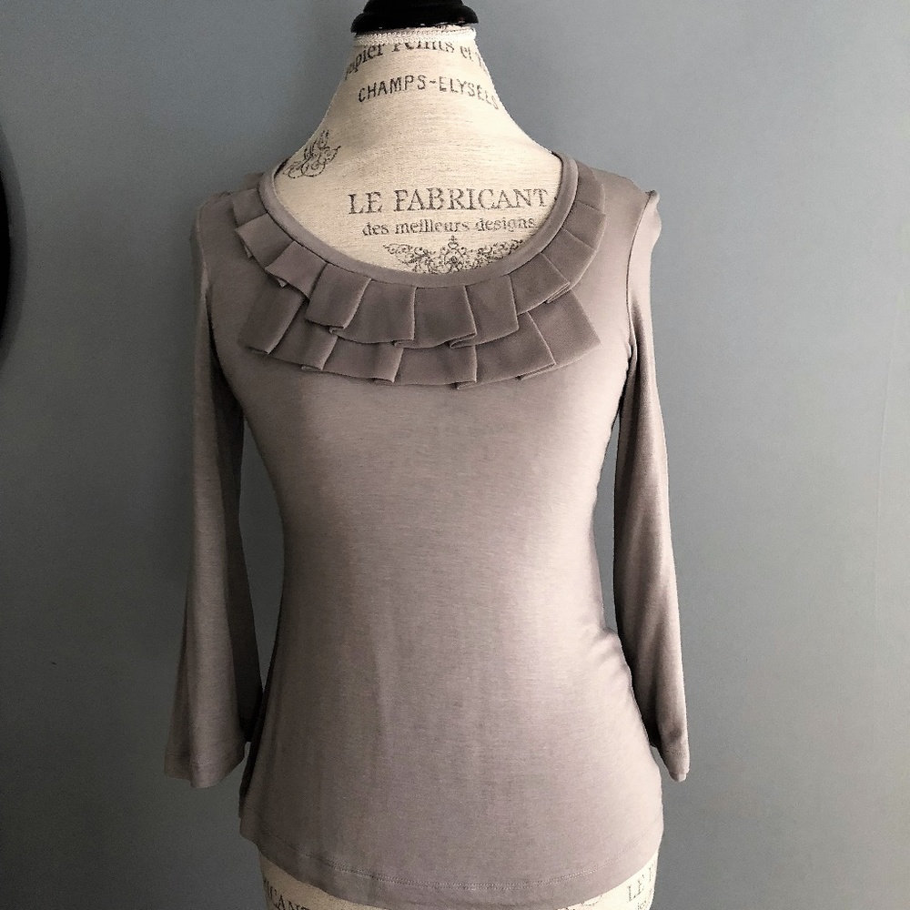 Banana Republic 3/4 Sleeve Blouse w/ Chiffon Pleat - Picture 4 of 7